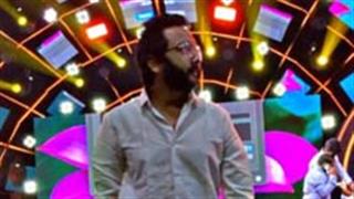  Writer Shobhit Sinha is running a hectic schedule, handling 5 projects simultaneously