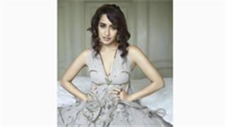 Shraddha Kapoor attends Filmfare looking like a dream!