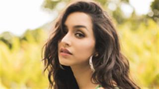 Flying away in style always! Shraddha Kapoor’s airport looks are all the fashion ispo we need to take off right now!