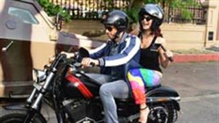 Sidharth Malhotra and Jacqueline Fernandez set out on a Monsoon bike ride!