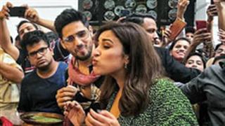 Jabariya Jodi: Sidharth-Parineeti got blown away after having a Fire Pan in Delhi