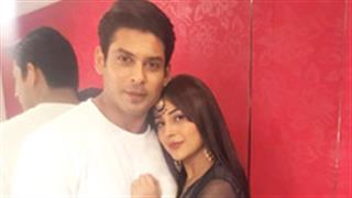 Fans trend Jab SidNaaz Met on Twitter as the couple complete a year together since they met in Bigg Boss 13!