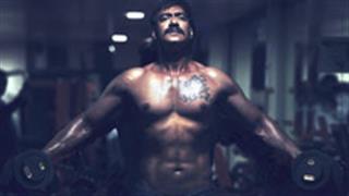Ajay Devgn sports beefy look in Singham