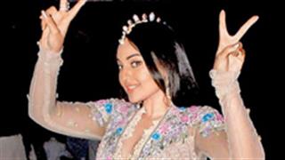 Sonakshi does a victory walk