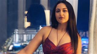 Sonakshi Sinha looks vivacious and ready for a cocktail evening!