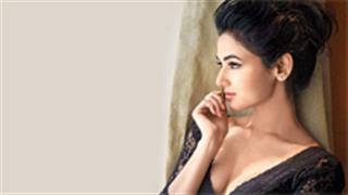 Sonal Chauhan happy to see Anushka and Virat supporting each other