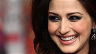 Shed baby weight when you feel like: Sonali Bendre