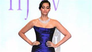 Diamond necklace stolen from Bollywood star Sonam Kapoor's home