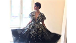  Sonam Kapoor goes chic in black at Cannes