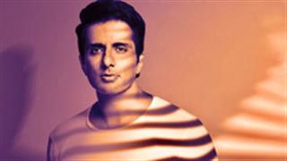 सोनू सूद ने फिर दिखाई दरियादिली, बच्चों के लिए गाँव में लगाया मोबाइल टावर!