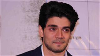 Sooraj Pancholi wins Best Debut Award, thanks fans for support