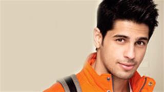 Sidharth Malhotra gets 42 bouquets on b'day