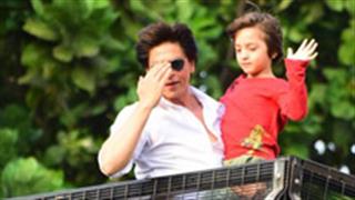 Shah Rukh Khan, son AbRam greet fans on Eid with a special guest!