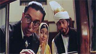 Are SRK and  Kamal Haasan really playing a Cheap Publicity stunt?