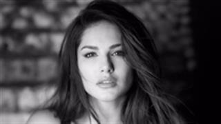 Sunny Leone exudes hypnotic charm in her casual look