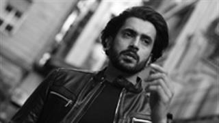 Sunny Singh posts sizzling Bollywood-rap fusion video on social media, check the fiery video out!