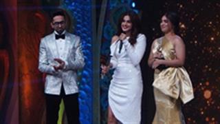 Taapsee Pannu wins the 'Best Female Actor' award at Star Screens 