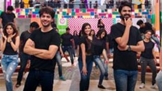 Will 'Jeeley Yeh Lamhe' song from 'Days of Tafree' become next youth anthem!