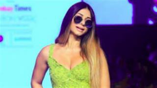 Tanisha Mukerji spotted at Hema Kaul's Fashion Show!