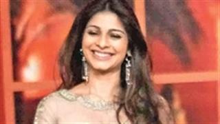 Tanishaa looks gorgeous in RED!