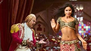 Aamir Khan is besotted by Katrina Kaif's scorching beauty in Thugs of Hindostan's new song Suraiyya