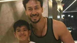 Basking in the success of Baaghi 3, Tiger Shroff’s picture with this little fan is adorable!