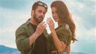 Brace yourself as Salman and Katrina are here to welcome you with a swag!