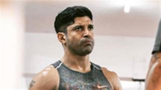 Farhan Akhtar’s ‘Toofan’ trainer Darrell Foster shares how despite being home, the actor maintained his routine