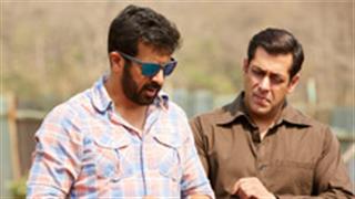 Check out Tubelight's new behind the scene pic!