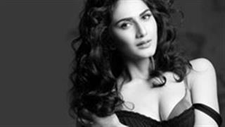 Vaani Kapoor indulges in sweetness of Paris