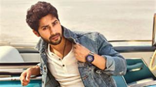 Varun Dhawan's glaring his denim jacket on social media!