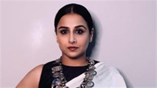 Vidya Balan leaves her fans in awe as she strikes a pose in an all-over motif of a single thread embroidered Saree!