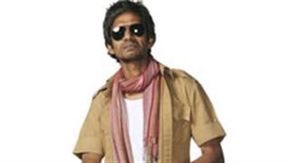 Why Vijay Raaz always remains confused?