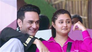 बिग बॉस 14: विकास गुप्ता से मिलने पहुंची रश्मि देसाई ने लिया अली गोनी को आड़े-हाथ!