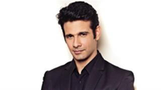Actor Viraf Patell extends help to the needy in a unique initiative!
