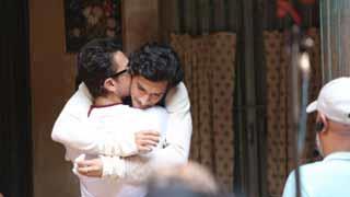 Aamir Khan Visits Siddharth P Malhotra-directorial Maharaj's Set To Support Junaid Khan And Team, Pics Surface!