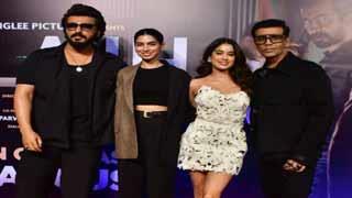 Star-Studded Premiere of Janhvi Kapoor starrer Ulajh-Khushi Kapoor, Vedang Raina, Shanaya Kapoor Shine on the Red Carpet!