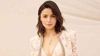Alia Bhatt Shares Candid Moments from March, Offering a Glimpse into 'Love and War'!