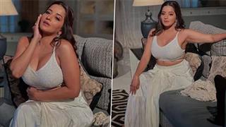 हंगामा ओटीटी के न्यू वेब शो 'जुड़वा जाल' सेट से मोनालिसा का बोल्ड और ग्लैमरस लुक वायरल!