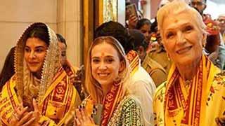 एलोन मस्क की मां के साथ सिद्धिविनायक मंदिर में दर्शन करती दिखी जैकलीन!