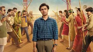 'पंचायत सीजन 4' रिव्यू: एक राजनीतिक कॉमेडी जो हंसी, नुकसान और स्थानीय ड्रामा का मिश्रण पेश करती है!
