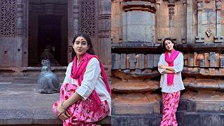 Sara Ali Khan Embraces Spirituality at Karnataka's Chandramauleshwara Temple!
