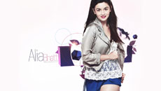 Watch Video! Alia blasts media in full public view