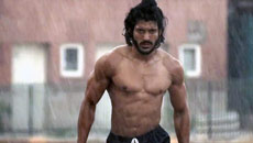 Farhan's daughters weren't impressed by his six-pack abs