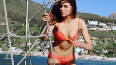 What!!! Deepika almost got pelted with eggs and tomatoes!