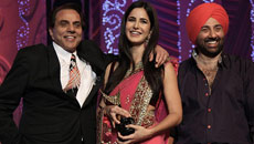 I was not into making six-packs but pegs: Dharmendra