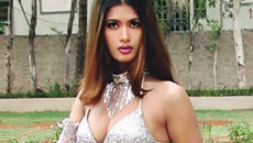Here comes real Savita Bhabhi to seduce you!