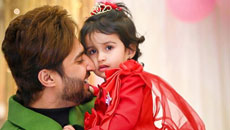 This adorable pic of Jassie Gill and her daughter is winning the internet!