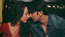 Embarrassing: Sonakshi-Ranveer's lovemaking under mom's watch