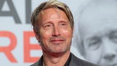 Fantastic Beasts 3 Officially Casts Mads Mikkelsen To Replace Johnny Depp!